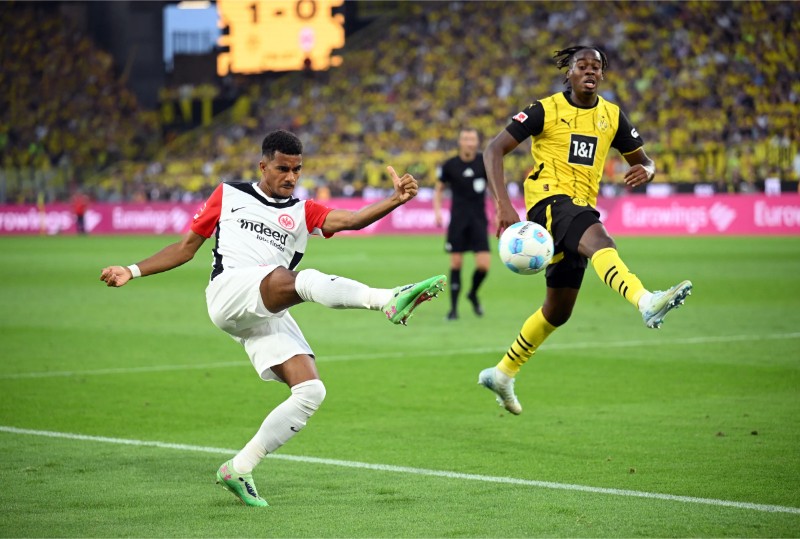 Dortmund được đánh giá cao hơn Frankfurt